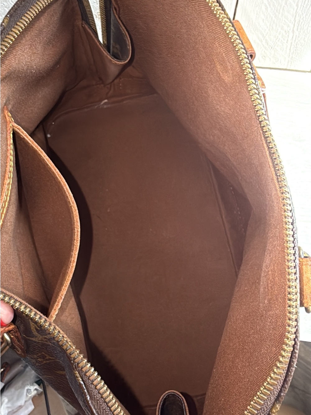 Vintage loved Louis Vuitton Alma and wallet set all
For one price !! - Picture 14 of 16